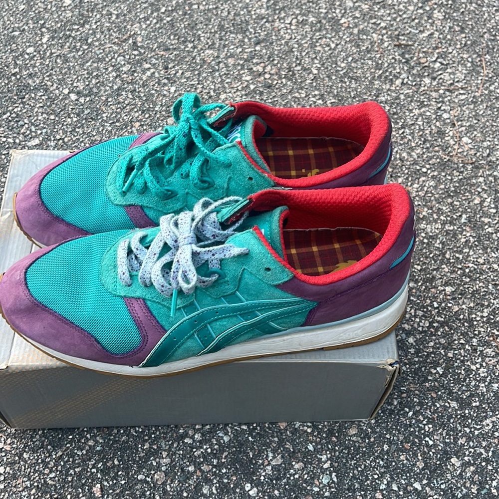 ASICS - Picture 4 of 9